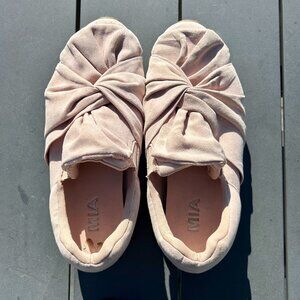 Comfy MIA Steff Blush Twisted Slip-on Sneakers / Walking Shoes